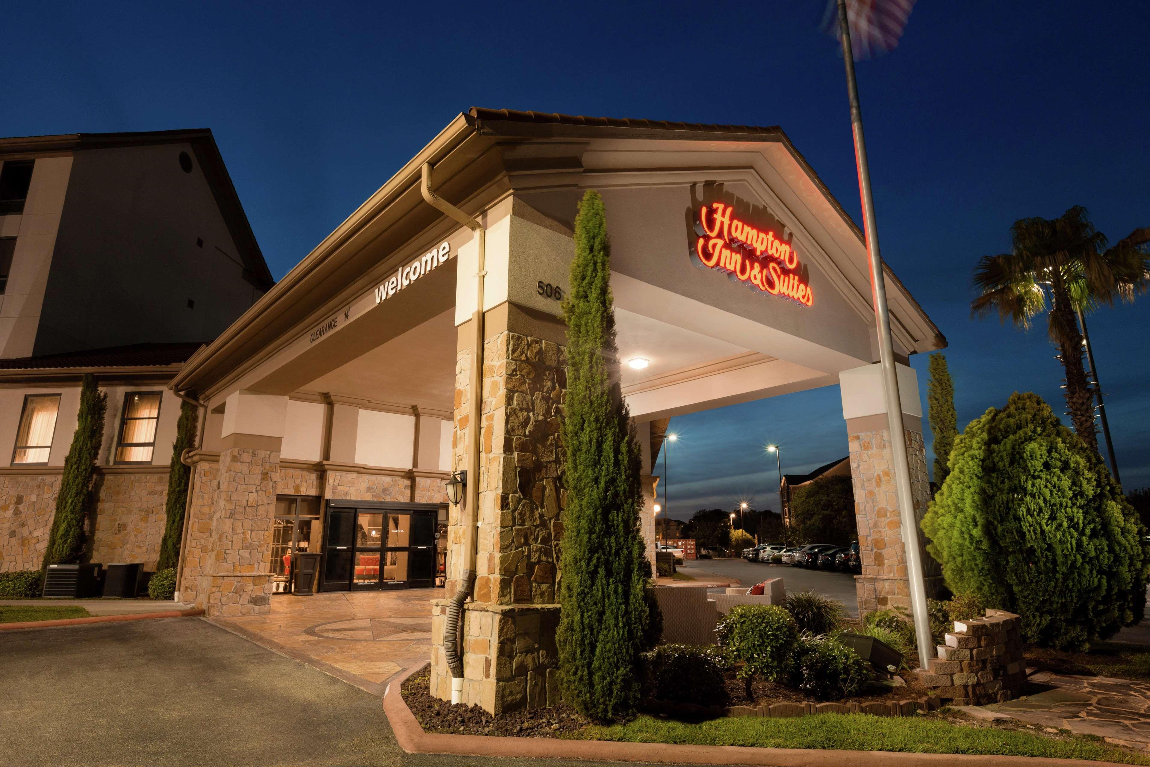 Hampton Inn And Suites Houston Clear Lake Nasa Webster Bagian luar foto