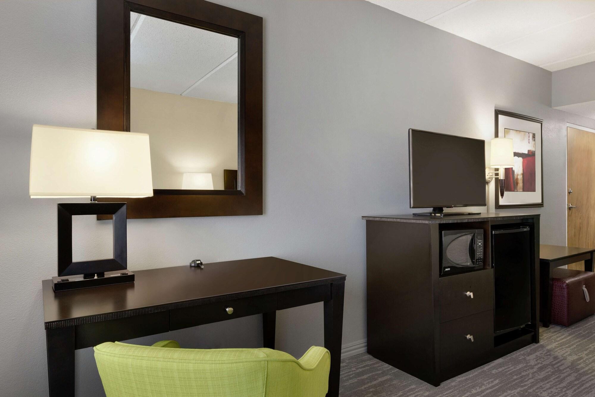 Hampton Inn And Suites Houston Clear Lake Nasa Webster Bagian luar foto