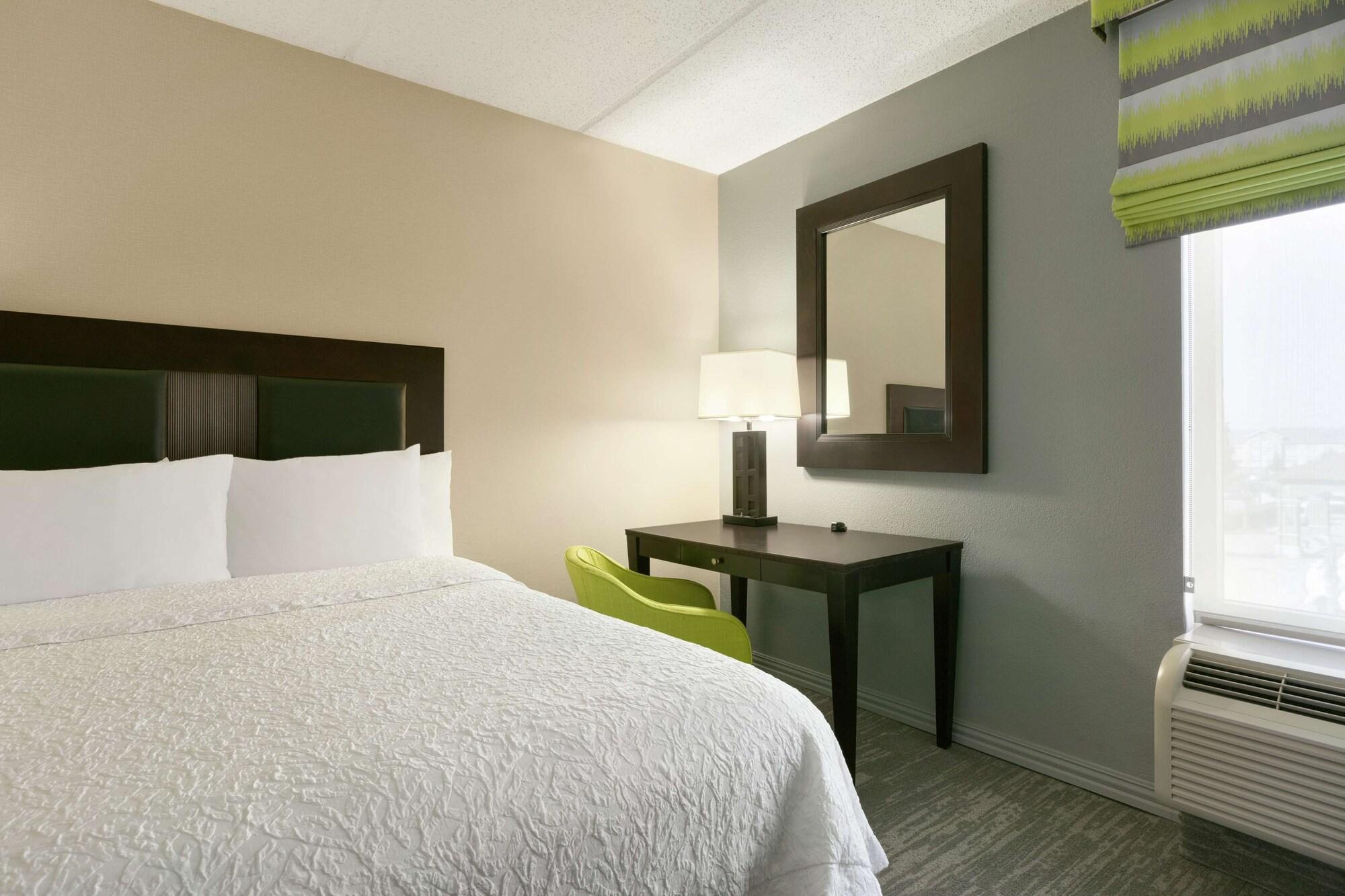 Hampton Inn And Suites Houston Clear Lake Nasa Webster Bagian luar foto