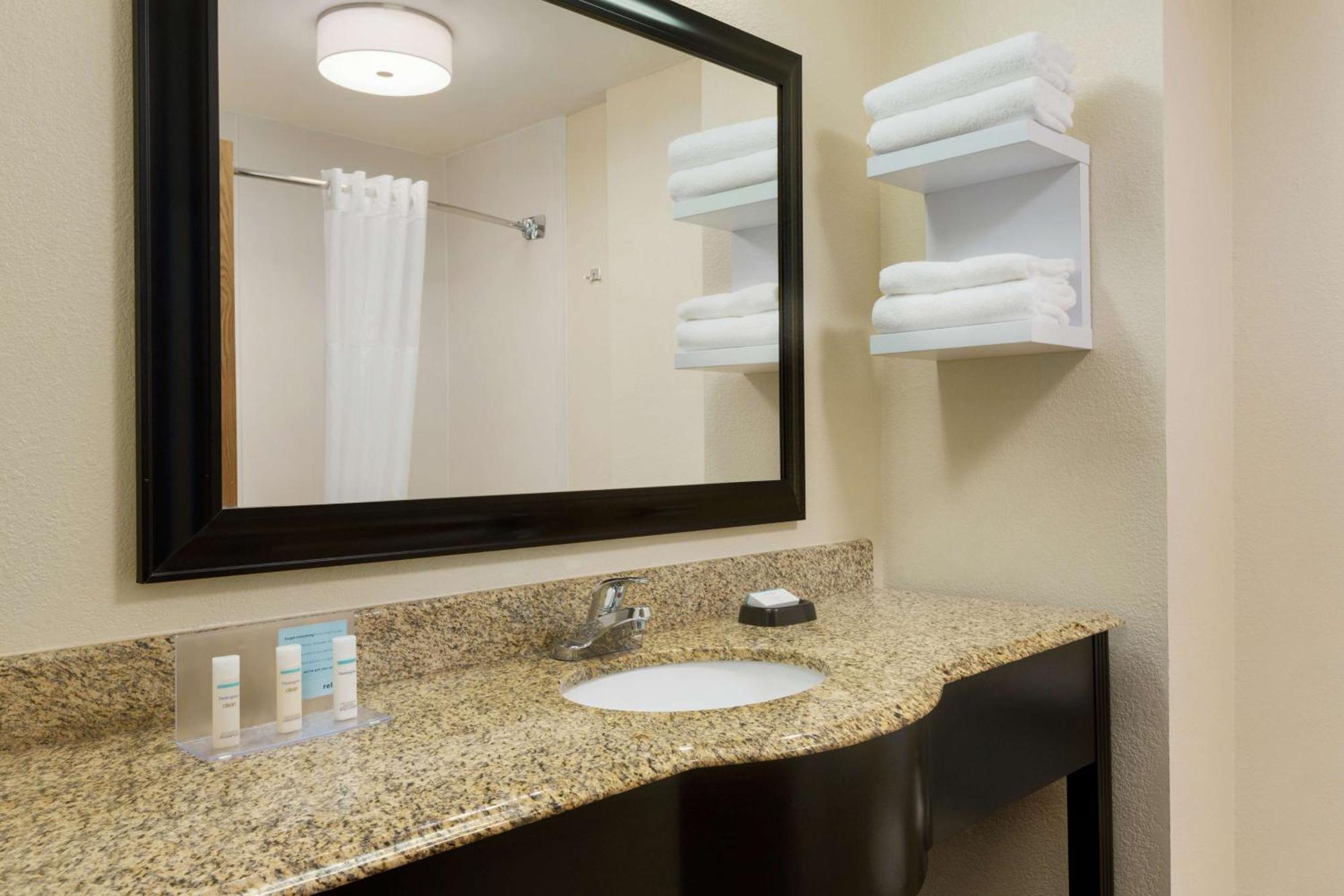 Hampton Inn And Suites Houston Clear Lake Nasa Webster Bagian luar foto